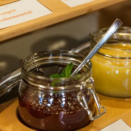 Mohren מלון הגנאו